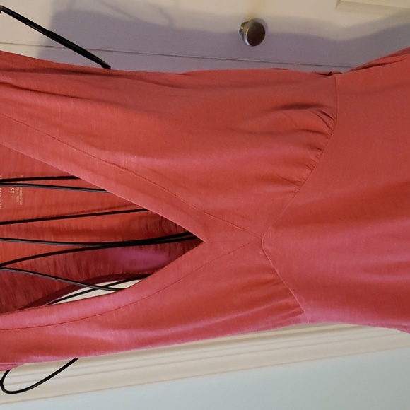 Peplum Style V-neck Tank Top - Picture 4 of 10